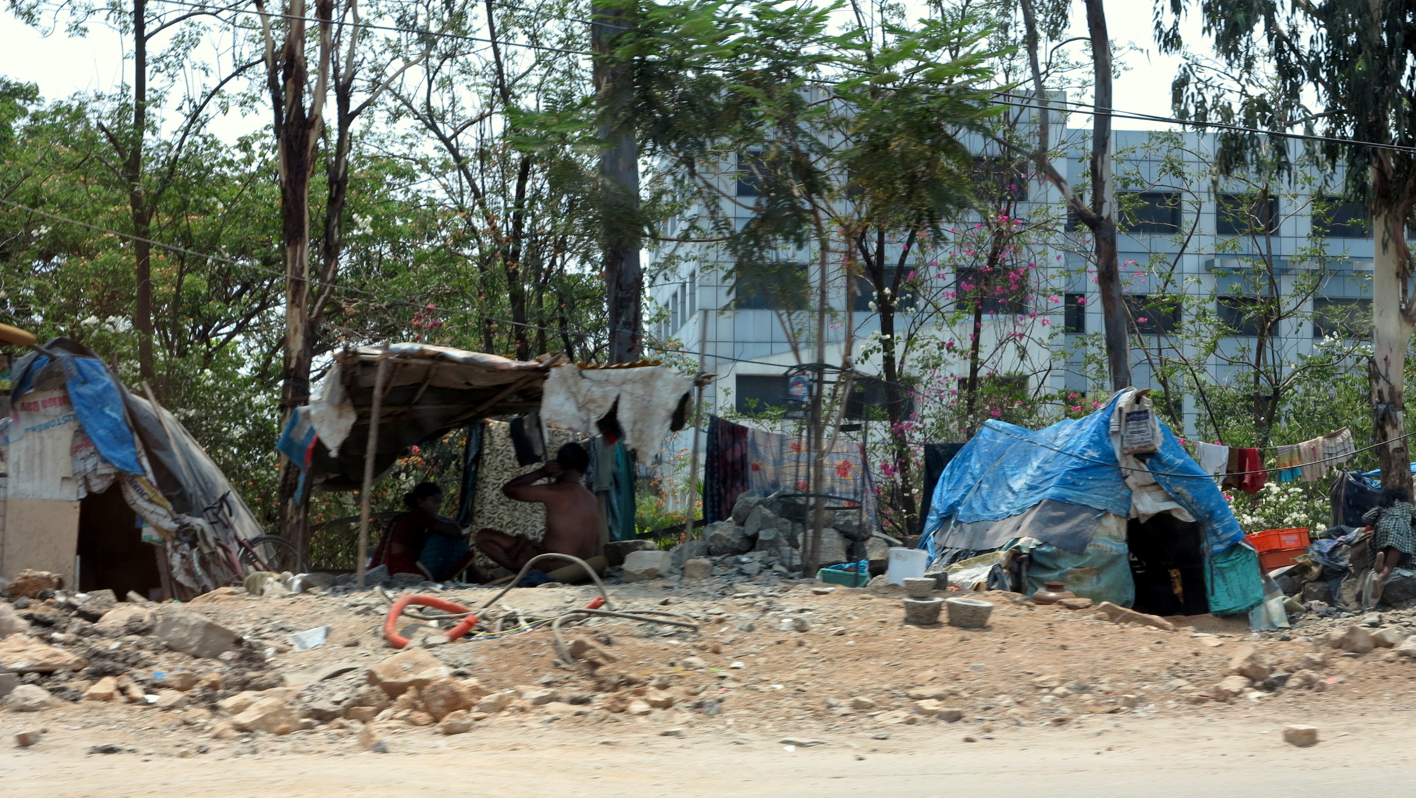 Tents by roadside, Hyderabad