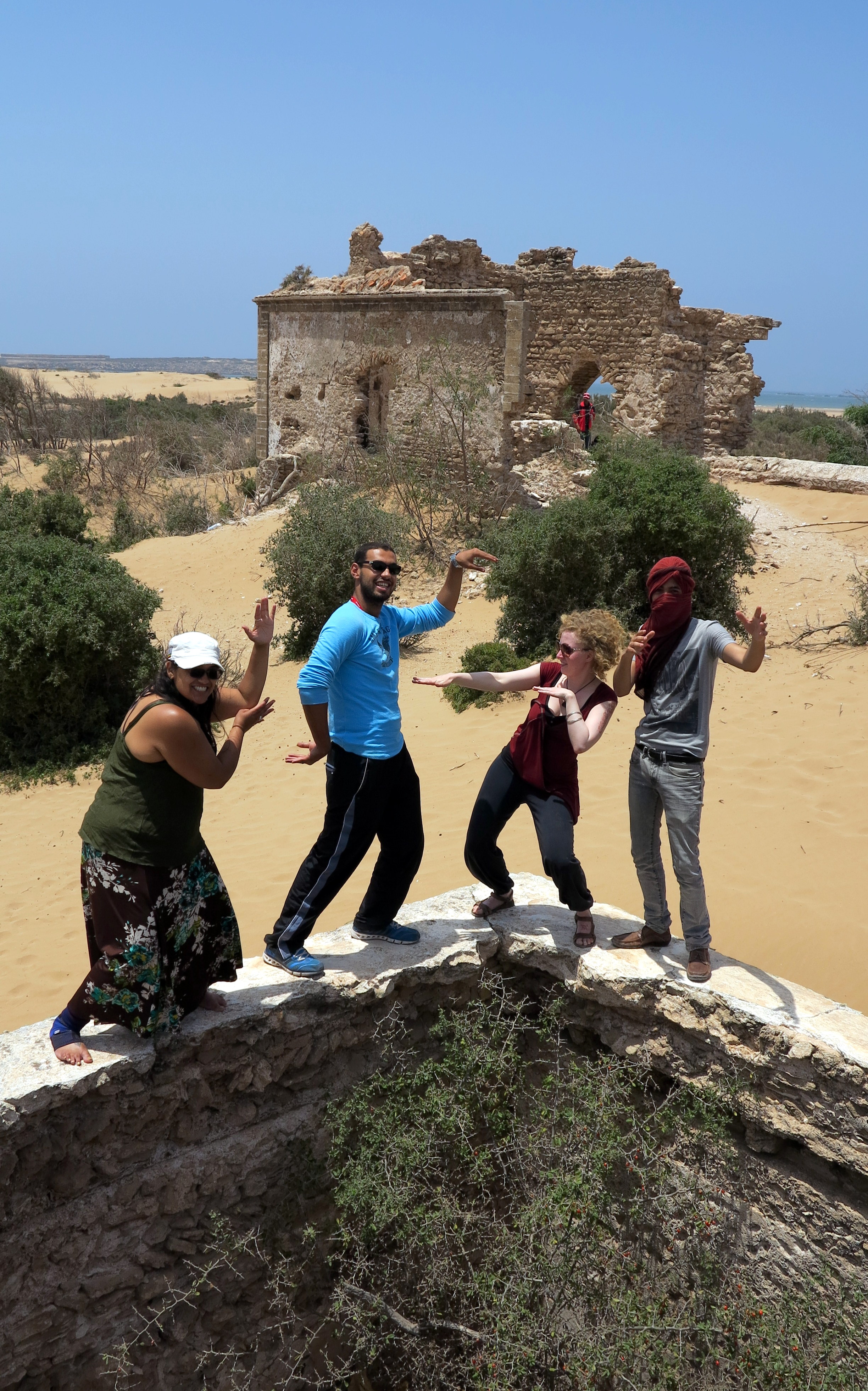 2014.6.15 IMG_5379 Shantha, Haitam, Anna, Anas At Castle, Essaouira-001