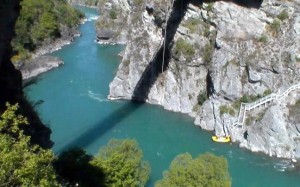 2014.12.14 SJ-Bungy-Long-Shot-Kuwarau-Bridge-Queenstown-NZ  