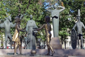 2015.10.3 Children-are-the-victims-of-adult-vices-Sculpture-Set-Bolotnaya-Square-Moscow-Russia 